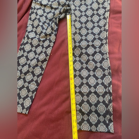 Ann Taylor Blue Cropped Pants with Medallion Design - Picture 5 of 6